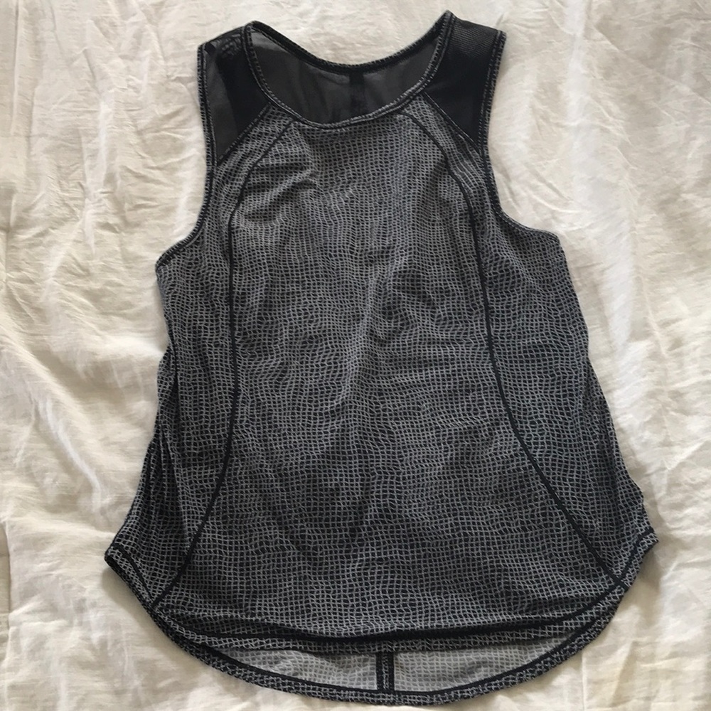 Lululemon patterned black and white tank